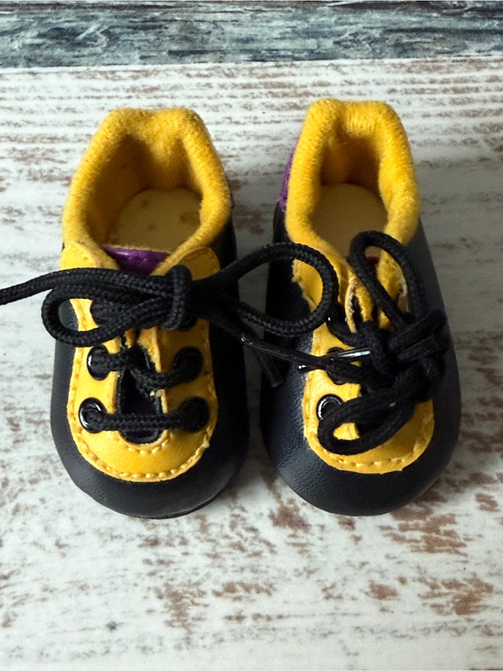 PLEASANT COMPANY American Girl Today Doll SOCCER GEAR - 18” Doll Shoes CLEATS